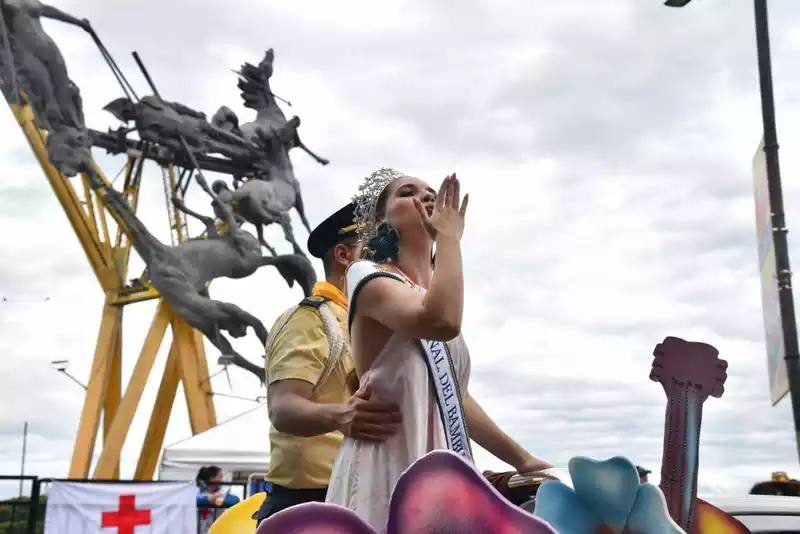 ¡Llegaron a Neiva!: Desfile de Bienvenida de las Candidatas al Reinado Nacional del Bambuco 2026